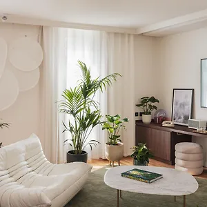 Seven Hotel Paris