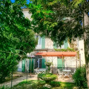 ** Hotel Au Saint Roch - Et Jardin Francie