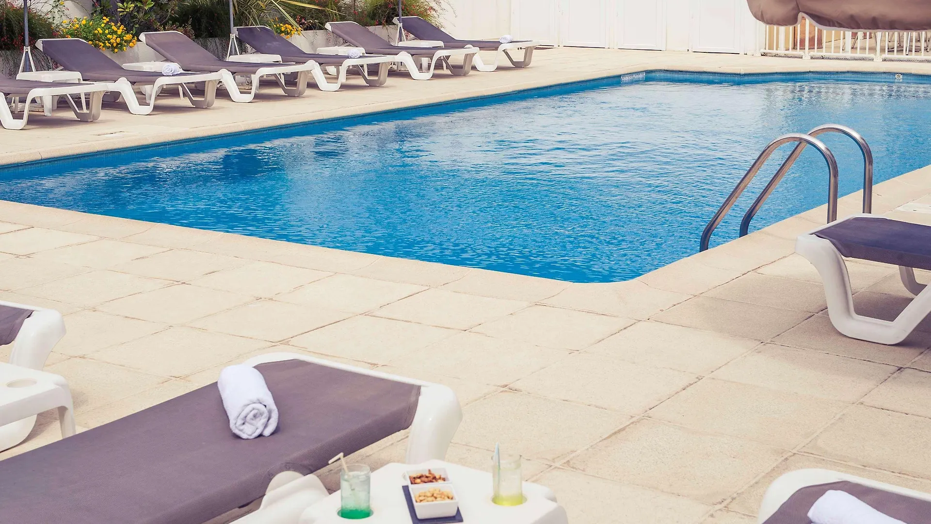 Ibis Styles Nice Cap 3000 Aeroport Saint-Laurent-du-Var 3*,  France